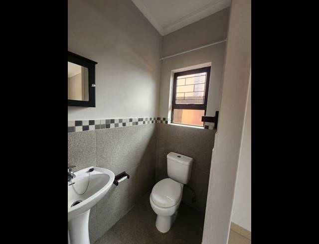 1 BEDROOM SIMPLEX TO LET IN CRESTHOLME